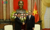 Staatspräsident Tran Dai Quang empfängt japanischen Minister für Wirtschaftswiederaufbau