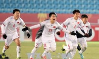 Staatspräsident Tran Dai Quang verleiht Arbeitsorden an vietnamesische U23 Fußballer