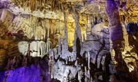 Schönheit der Höhle Lung Khuy in Ha Giang
