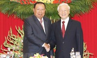 Generalsekretär der laotischen revolutionären Volkspartei besucht Vietnam