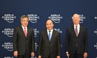 Premierminister Nguyen Xuan Phuc empfängt Politiker der Länder beim WEF ASEAN in Hanoi