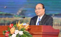Premierminister Nguyen Xuan Phuc nimmt an Investitionskonferenz in Cao Bang teil