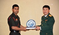 Treffen der jungen Offiziere von Vietnam und Indien