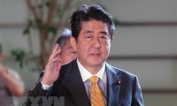 Japans Premierminister Shinzo Abe reist nach Europa und Nordamerika