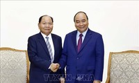 Premierminister Nguyen Xuan Phuc empfängt laotischen Innenminister