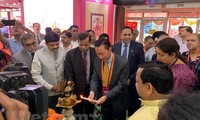 Vietnamesische Unternehmen auf internationalen Seiden-Messe in Indien