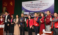 Das Zentrale Rote Kreuz Vietnams startet SMS-Kampagne für Flutopfer in Zentralvietnam