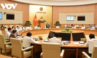 Premierminister Pham Minh Chinh leitet Regierungssitzung im April