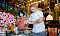 Kulinarischer Botschafter aus der Ukrainer stellt in Hanoi Spezialitäten in Hanoi vor