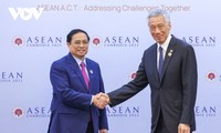 Besuch des Premierministers Pham Minh Chinh in Singapur festigt bilaterale Beziehungen  