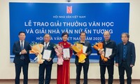 Verband der vietnamesischen Schriftsteller überreicht Literaturpreise 2022