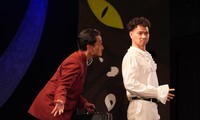 Weltbekanntes Theaterstück „Der Revisor” in Vietnamesisch