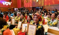 Premierminister Pham Minh Chinh bei Preisverleihung für „Frauen bei Existenz-Gründung“