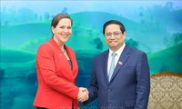 Premierminister Pham Minh Chinh empfängt Chefökonomin des US-Außenministeriums Emily Blanchard