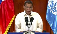 ທ່ານປະທານາທິບໍດີ ຟີລິບປີນ Duterte ປົກປ້ອງຄຳຕັດສິນກ່ຽວກັບທະເລຕາເວັນອອກປີ 2016