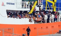 Masalah migran: Lima negara Eropa mencapai permufakatan menerima migran di kapal pertolongan Aquarius