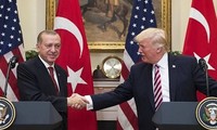 식을 줄 모르는 미국 - 터키 긴장