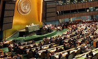 유엔은 새로운 국제 정세 속의  역할을 지속적으로 강조한다.