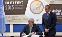 US becomes 91st country to sign Arms Trade Treaty