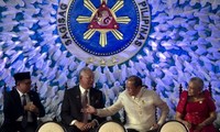 Philippines, MILF sign historic peace deal