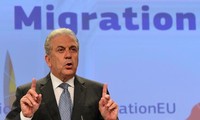 EU asks member states to receive 40,000 refugees 