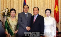 Prosiguen actividades del máximo dirigente de Laos en visita oficial en Vietnam