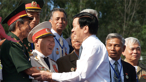 Vietnam honra las contribuciones de mártires por independencia de la Patria