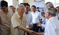 El líder partidista se reúne con electores de distrito de Ba Dinh