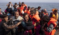 Marina de Libia salva a 129 inmigrantes en su mar