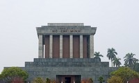 Homenaje al presidente Ho Chi Minh en el Día de la Independencia Nacional