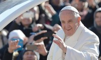 El Papa pide una paz estable y duradera en Colombia