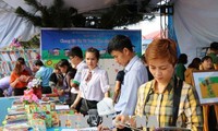 Localidades vietnamitas responden al Día Nacional del Libro