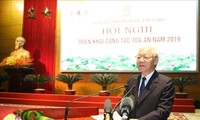 Líder partidista y estadista vietnamita urge al mejoramiento de capacidades del Tribunal Supremo Popular