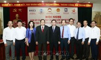 Frente de la Patria de Vietnam aporta al mejoramiento de entorno de negocios nacional