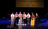 Colombia trae su música folclórica a la audiencia de Hanói