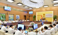 Interpelan a ministros en el Comité Permanente del Parlamento de Vietnam