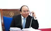 Premier vietnamita dialoga con su homólogo ruso
