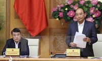 Premier vietnamita ordena fortalecer prevención y lucha contra Covid-19