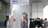 Aeropuerto de Noi Bai instala cámara de desinfección corporal