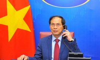 Canciller de Vietnam dialoga con su homólogo surcoreano sobre relaciones bilaterales