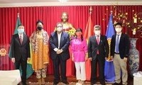Vietnam espera promover la cooperación multifacética con Surinam y Bolivia