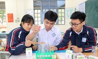 Jóvenes de Quang Ninh en la vanguardia en el desarrollo científico-tecnológico