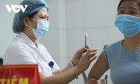Finalizan la aplicación de mil dosis en última fase de ensayo de vacuna vietnamita contra el covid-19