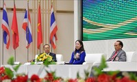 Vicepresidenta vietnamita se reúne con la comunidad connacional en la provincia tailandesa de Udon Thani