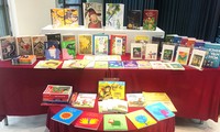 Las editoriales vietnamitas publican libros para el público infantil en verano
