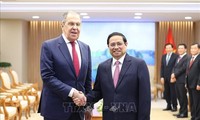 Premier vietnamita recibe al canciller ruso