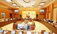 Celebran la XIII reunión del Comité Permanente del Parlamento de Vietnam