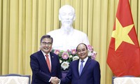 Vietnam y Corea del Sur acuerdan elevar el intercambio comercial a cien mil millones dólares para 2023