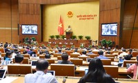 Asamblea Nacional de Vietnam debate cuatro proyectos de ley