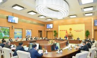 Celebran la primera sesión de la XVIII Reunión del Comité Permanente del Parlamento vietnamita